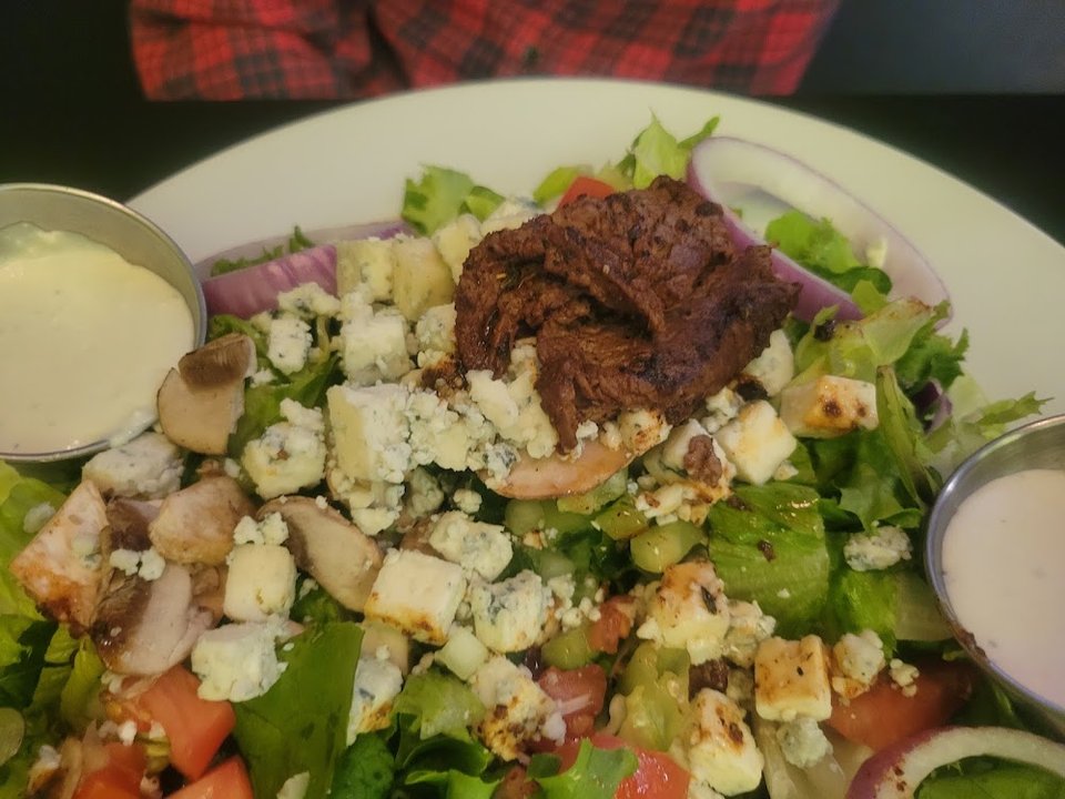 Black & Blue Filet Salad